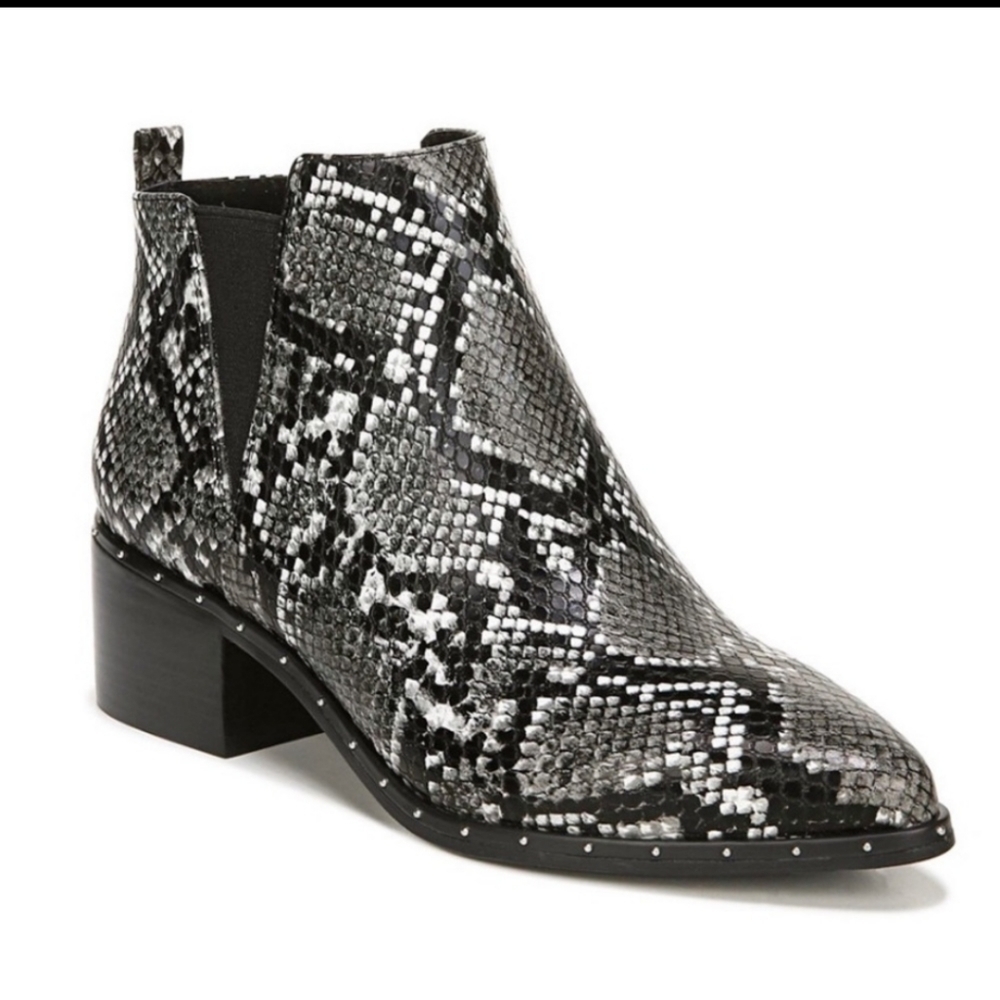 Bar lll Gabby‎ Ankle Booties Snake Print Sz 5.5